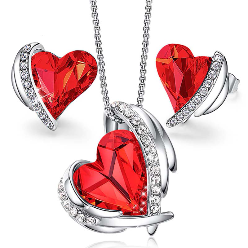 Zilver-rode-Swarovski-hart-ketting-en-oorbellen.jpg Red Swarovski heart necklace and earrings set