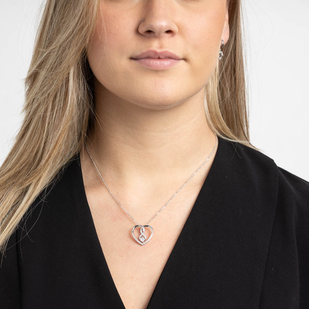 Zilverkleurige Infinity Hartketting met zirkonia Zilverkleurige Infinity Hartketting met zirkonia