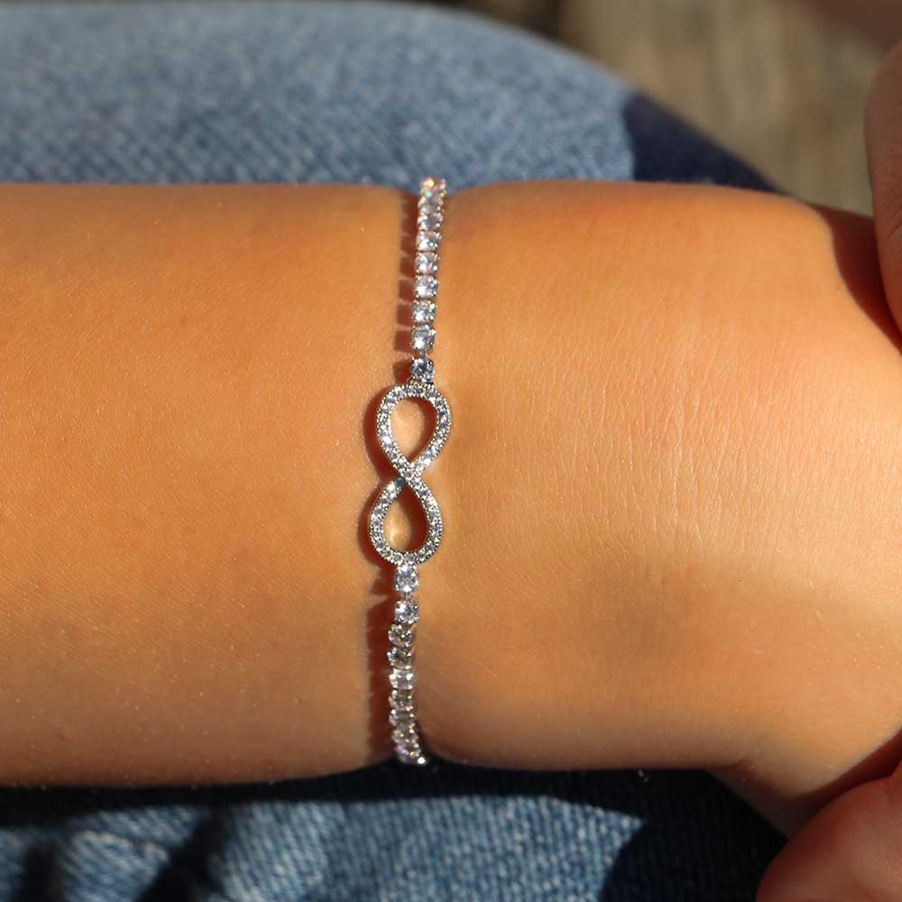 Zilveren-Swarovski-infinity-armband-3.jpg